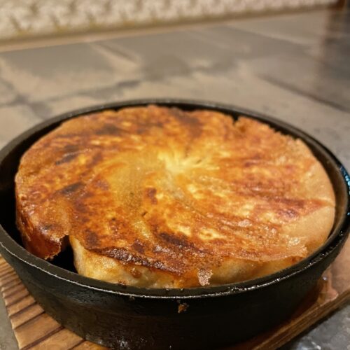 朝霞店で鉄なべ餃子などの博多名物を味わう！コースもご用意しています