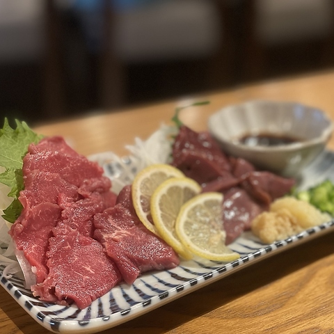 朝霞で楽しむ!博多料理や馬刺し盛り合わせで気上がるに乾杯しましょう!